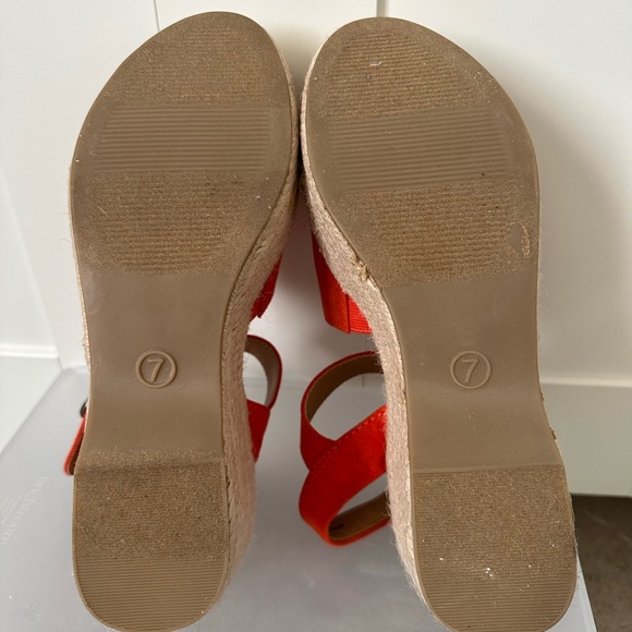 Universal Thread Morgan Wedges - Picture 9 of 12